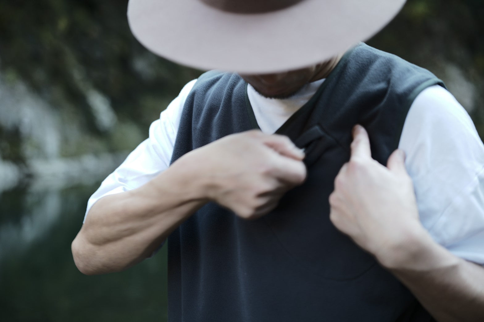 HIKER VEST POLY FLEECE POLARTEC® - GRAY | DAICHI INC